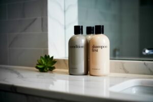 do you condition or shampoo first