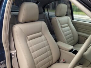 how much does it cost to shampoo car seats